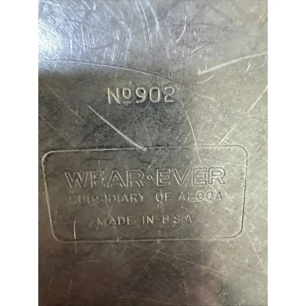 Vintage Wear-Ever 902 Aluminum 8